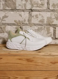 Wolky Bounce - wit/lichtgroen leer<DAMES Lage Veterschoenen|Wandelschoenen