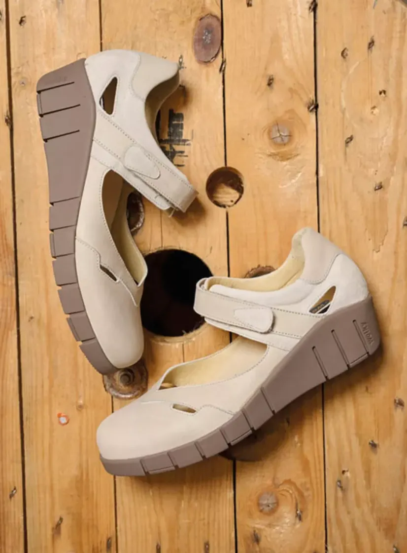 Wolky Charlotte - gebroken wit nubuck<DAMES Bandschoenen