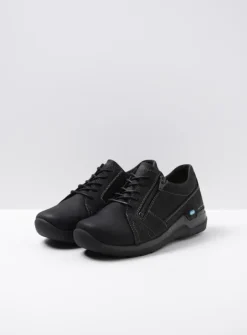 Wolky Feltwell - zwart nubuck<DAMES Lage Veterschoenen|Wandelschoenen