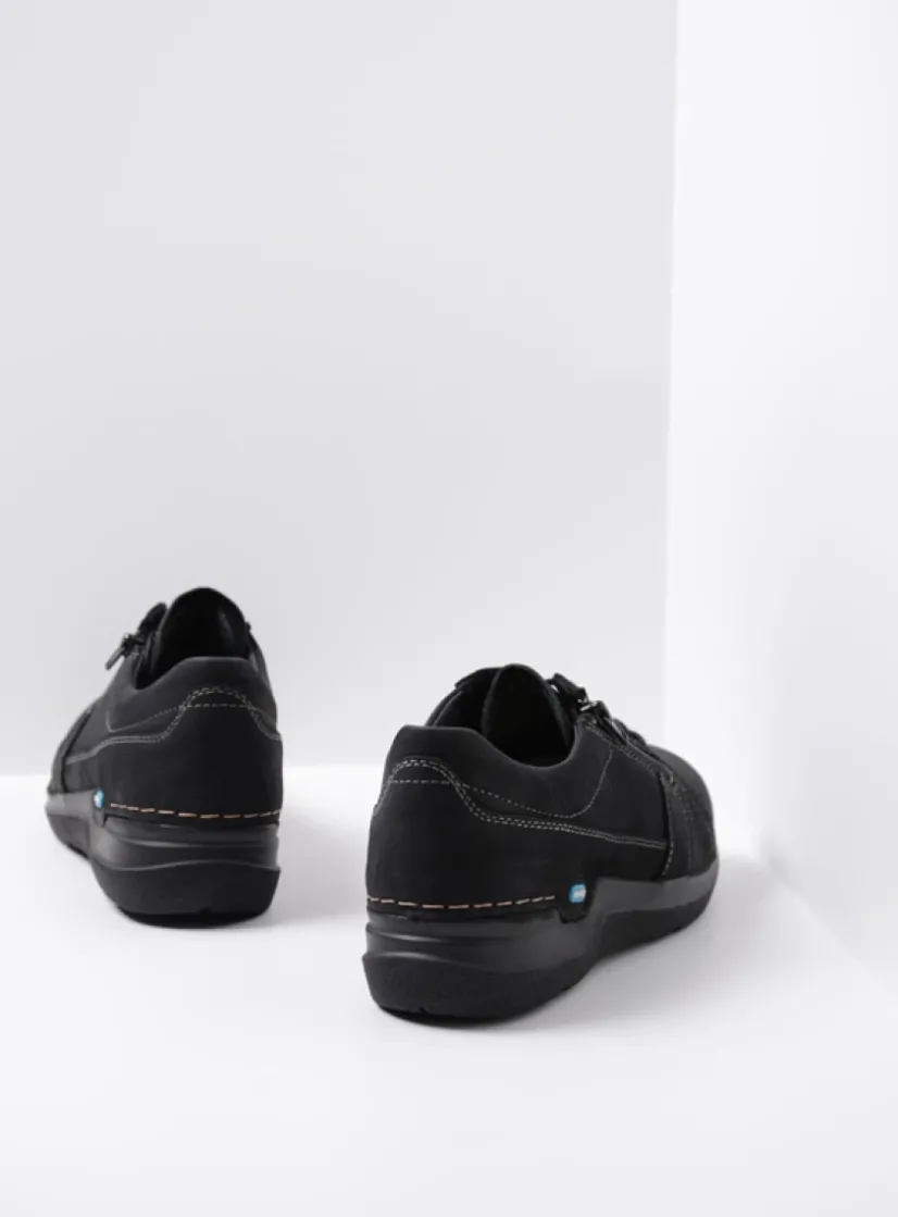 Wolky Feltwell - zwart nubuck<DAMES Lage Veterschoenen|Wandelschoenen