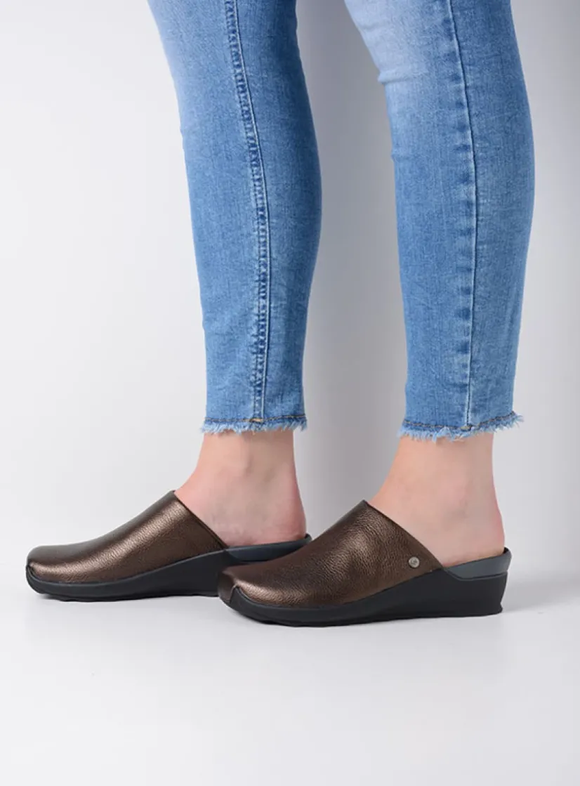 Wolky Go - brons leer<DAMES Slippers|Klompen