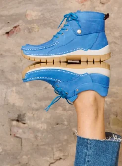 Wolky Jump Summer - hemelsblauw nubuck<DAMES Hoge Veterschoenen