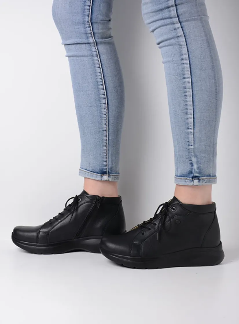 Wolky Lima - zwart leer<DAMES Hoge Veterschoenen|Wandelschoenen