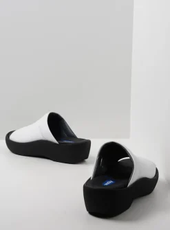 Wolky Nassau - wit leer<DAMES Slippers