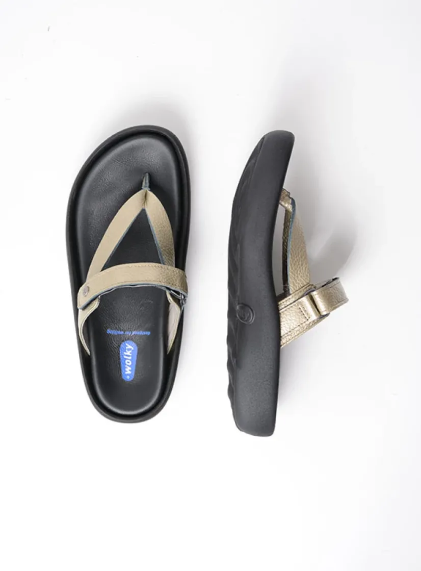 Wolky Peace - goud leer<DAMES Slippers