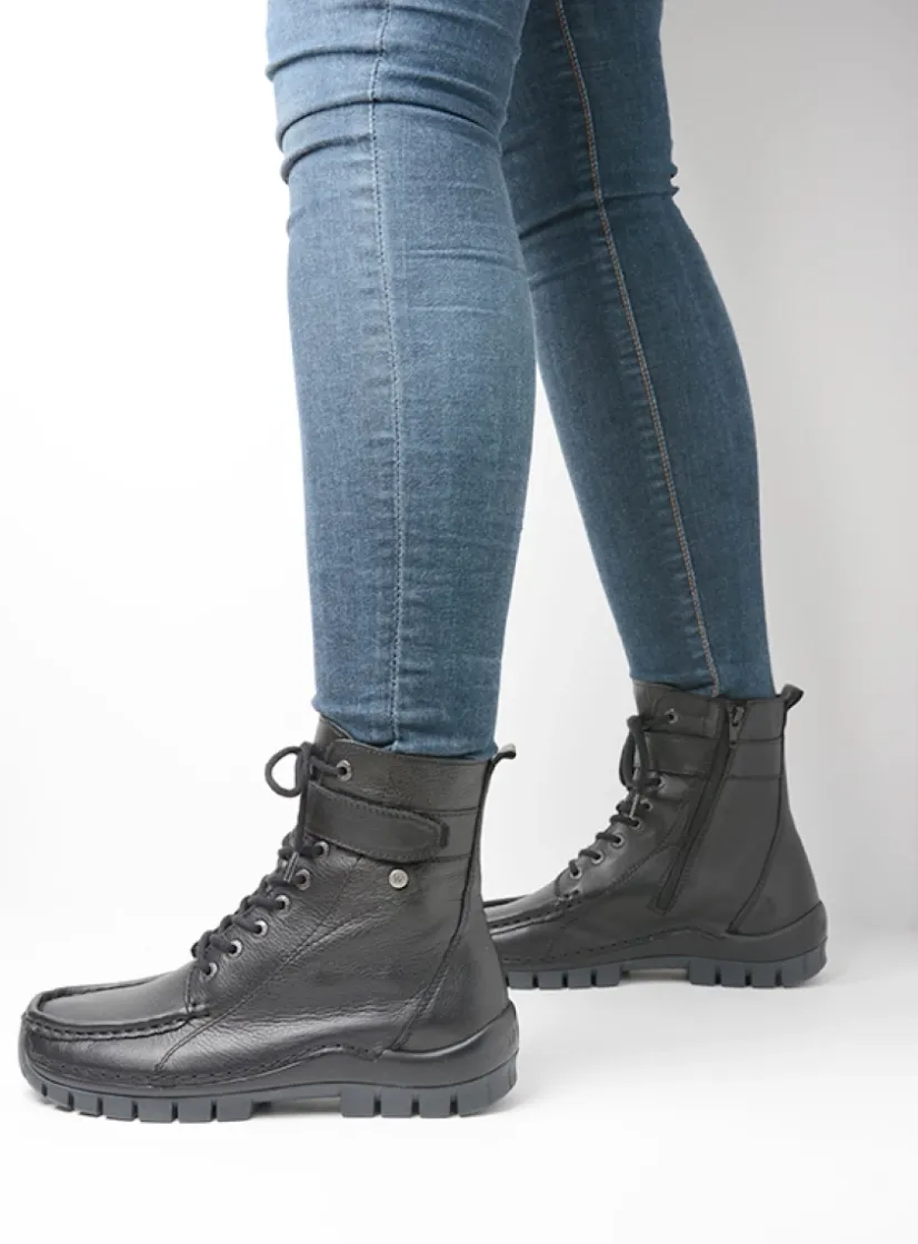 Wolky Reach - zwart leer<DAMES Hoge Veterschoenen|Veterlaarzen