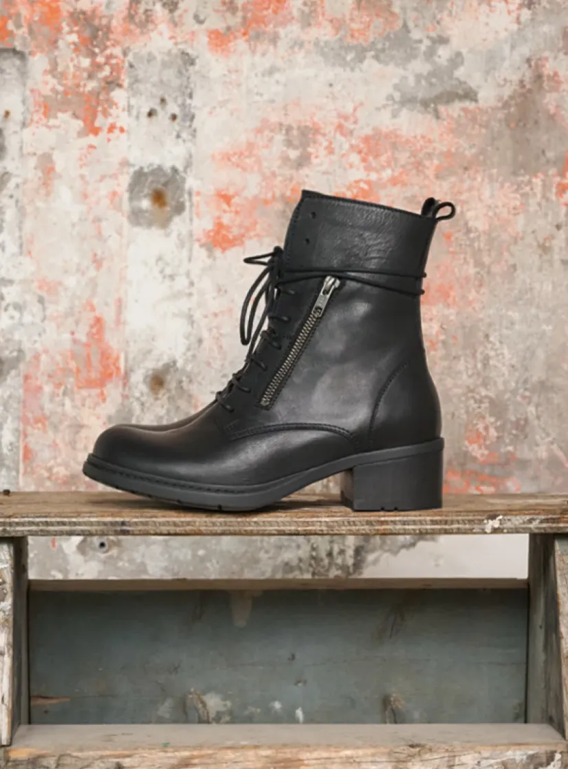Wolky Rimbley - zwart leer<DAMES Veterlaarzen|Halfhoge Laarzen