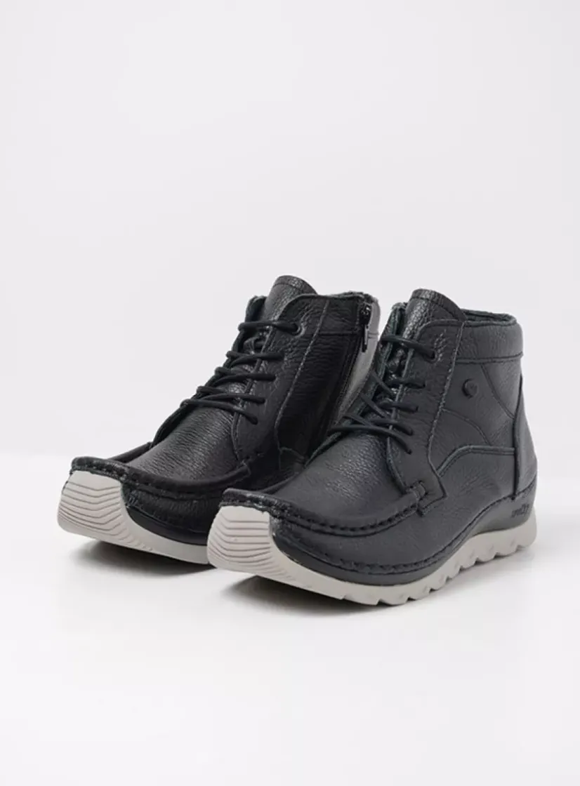 Wolky Salado - zwart leer<DAMES Hoge Veterschoenen