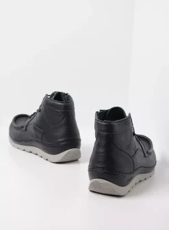Wolky Salado - zwart leer<DAMES Hoge Veterschoenen