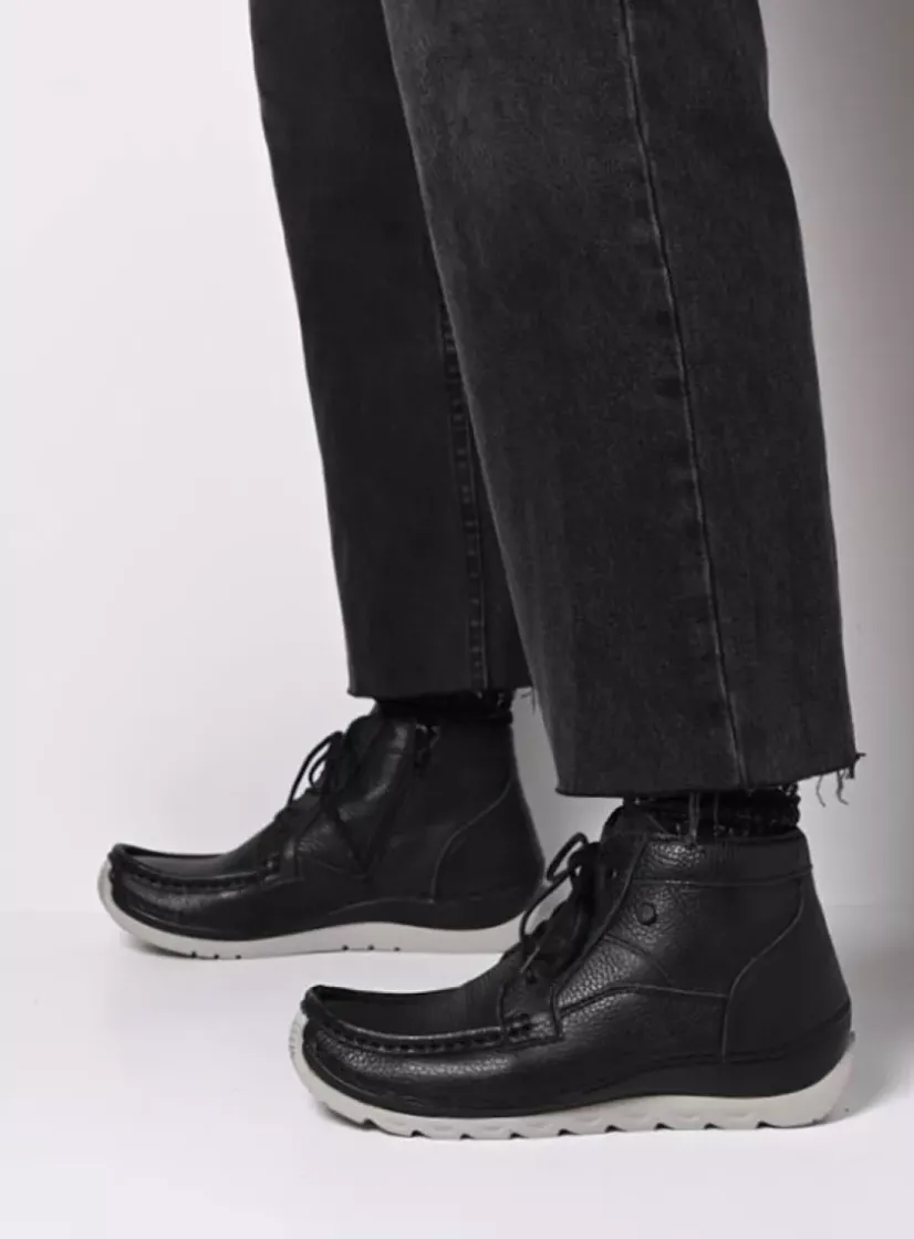 Wolky Salado - zwart leer<DAMES Hoge Veterschoenen