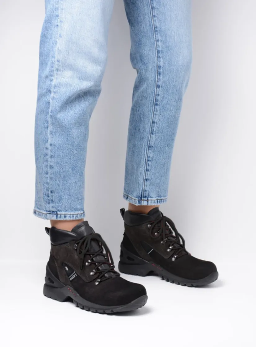 Wolky Traction WP - zwart nubuck<DAMES Hoge Veterschoenen|Wandelschoenen