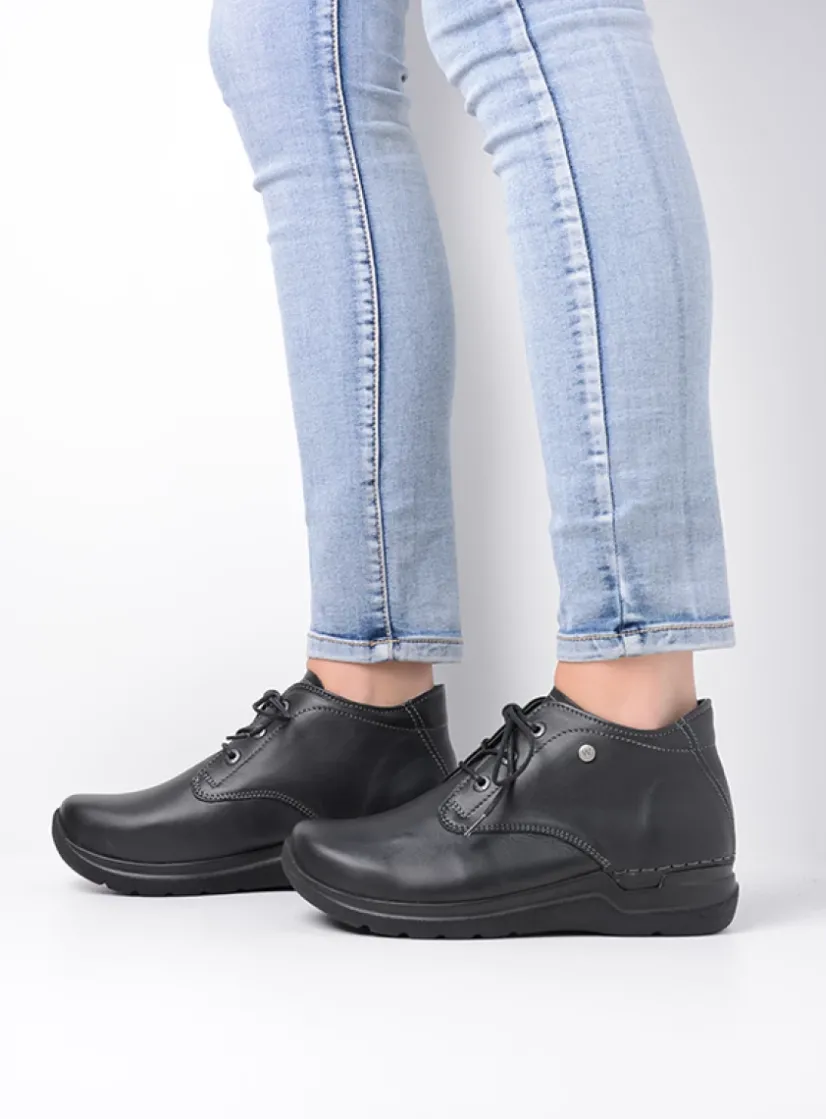Wolky Truth HV - zwart leer<DAMES Hoge Veterschoenen|Wandelschoenen