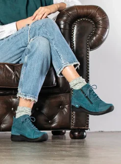 Wolky Why - petrol nubuck<DAMES Hoge Veterschoenen|Wandelschoenen