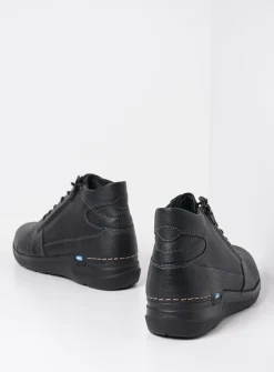 Wolky Why - zwart leer<DAMES Wandelschoenen|Hoge Veterschoenen